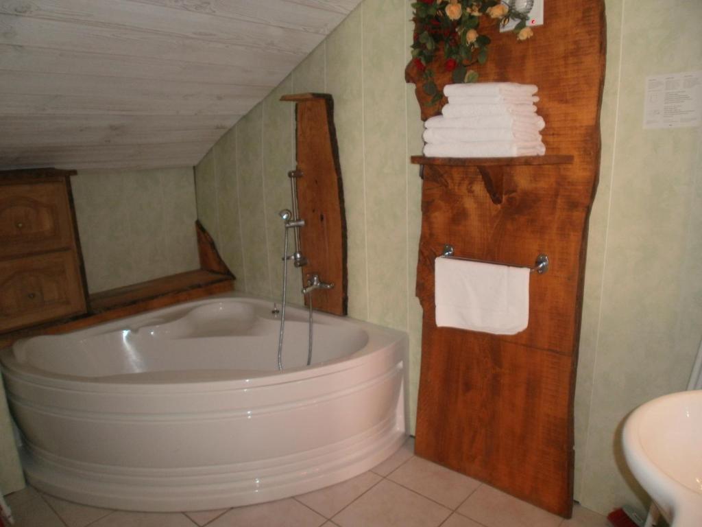 Hotel Restaurant Lancheton Saint-Julien-Mont-Denis Room photo